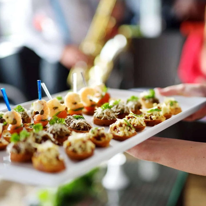 A private chef catering 3 meals