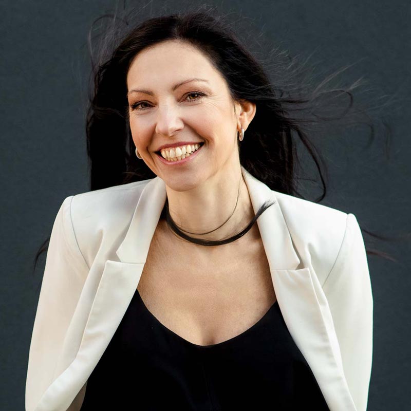 portrait headshot review by Sylvia Macfairlane