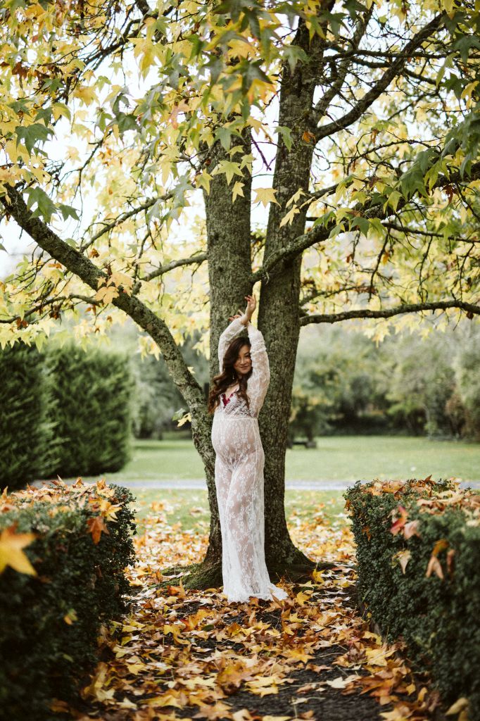 outdoor pregnancy photo session